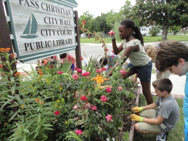 Community Garden: Pass Christian Library